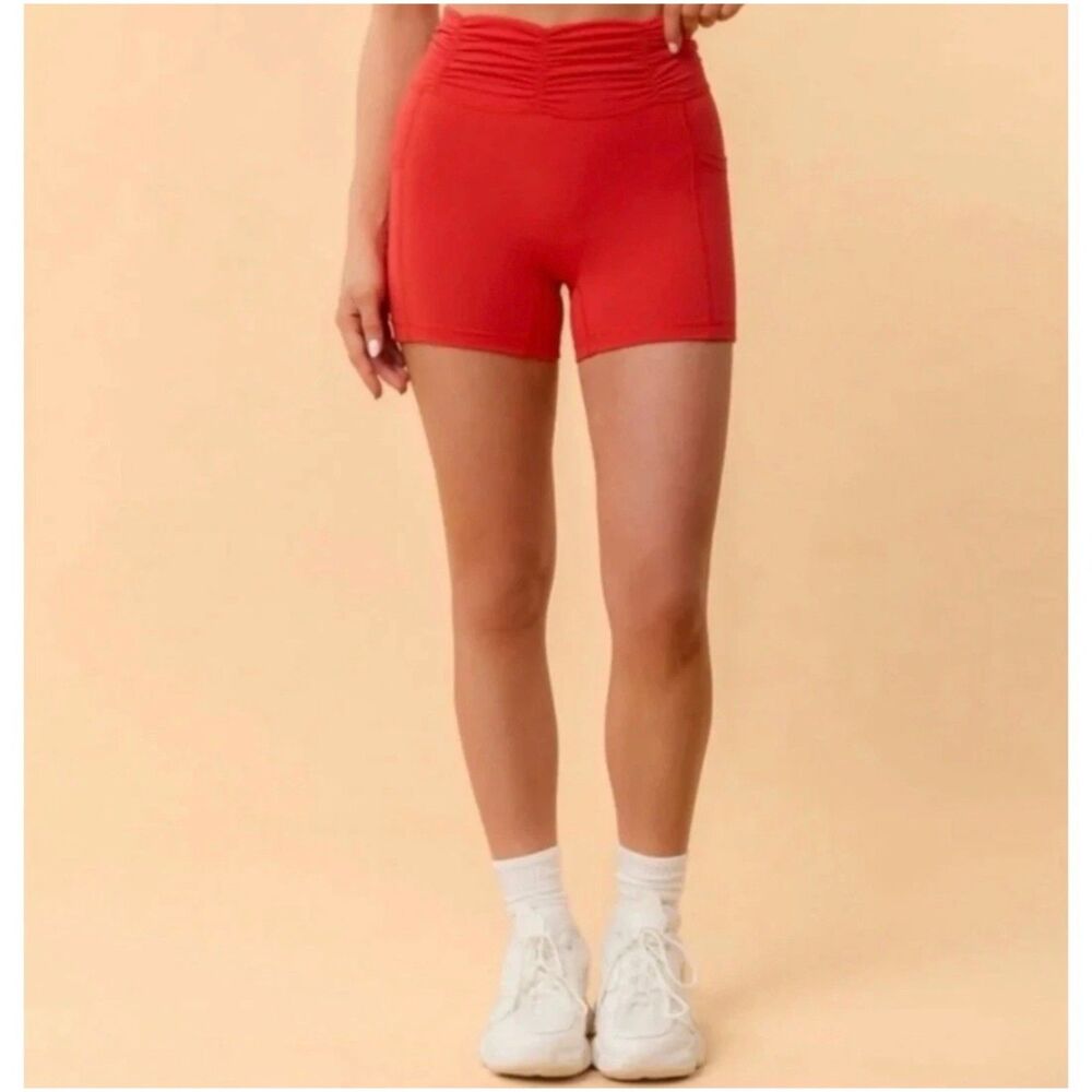 NEW Blogilates Ruched Waist Shorts